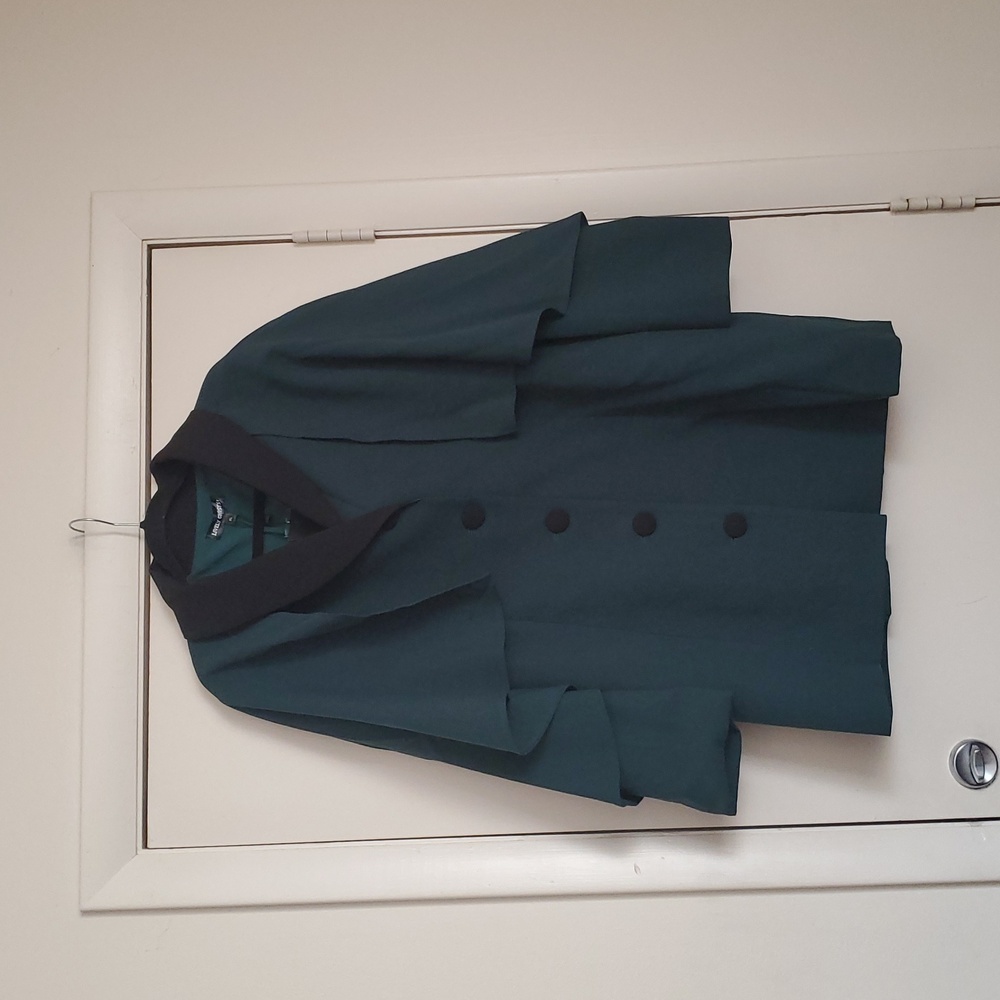 *NWT* Lively Ghosts Hunter Green Cape Coat with Black Collar